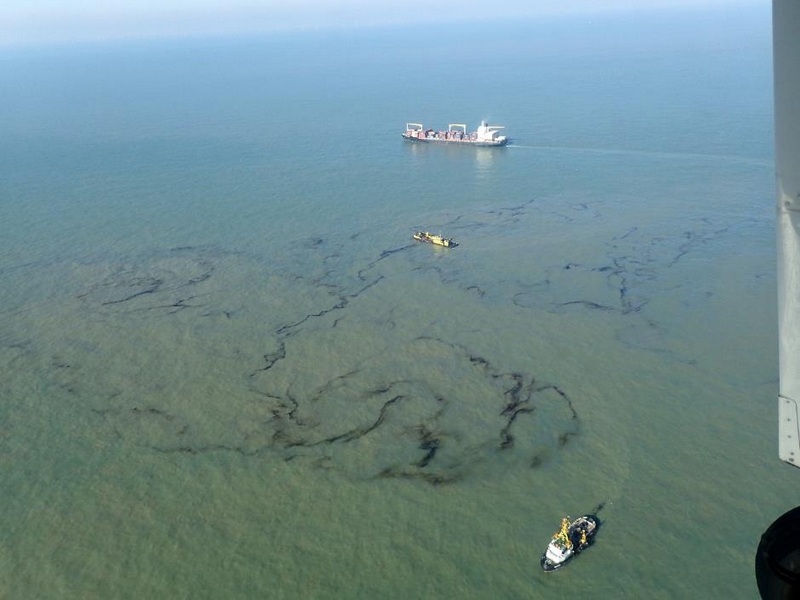 Olie in de weidere omgeving van de Flinterstar